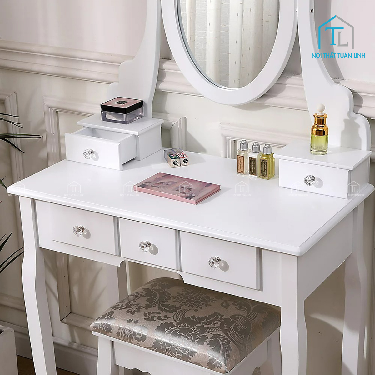 Chi tiết tay nắm pha lê tinh tế