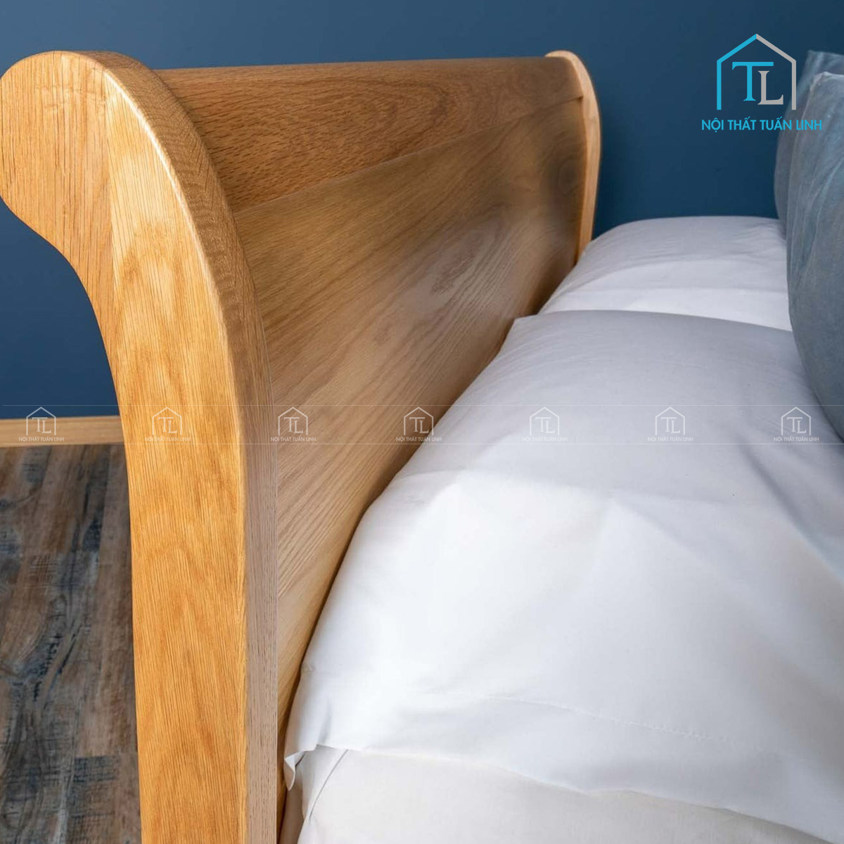 Bề mặt gỗ hoàn thiện mịn, nổi vân tự nhiên