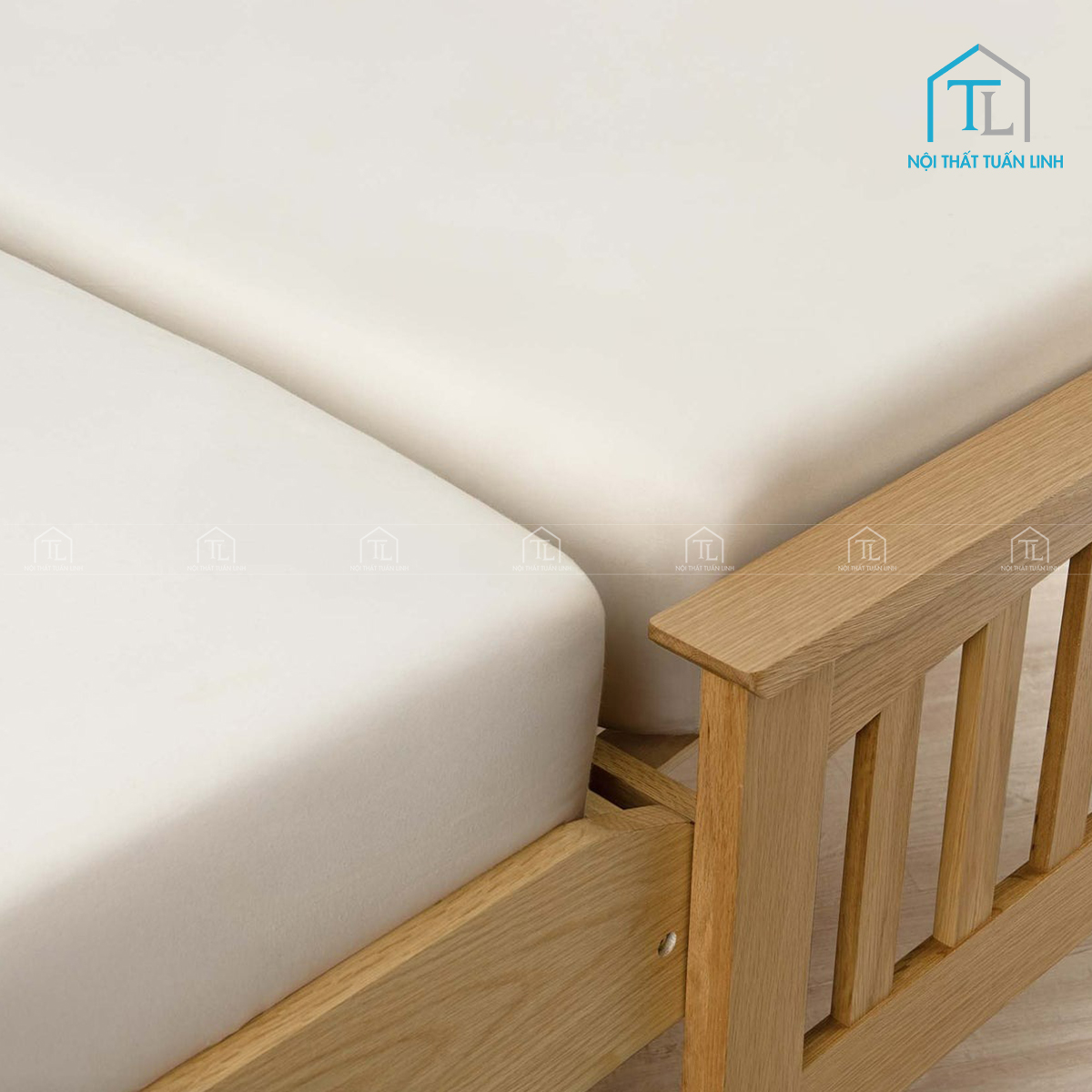 Khung giường gỗ sồi tự nhiên chắc chắn, bền bỉ