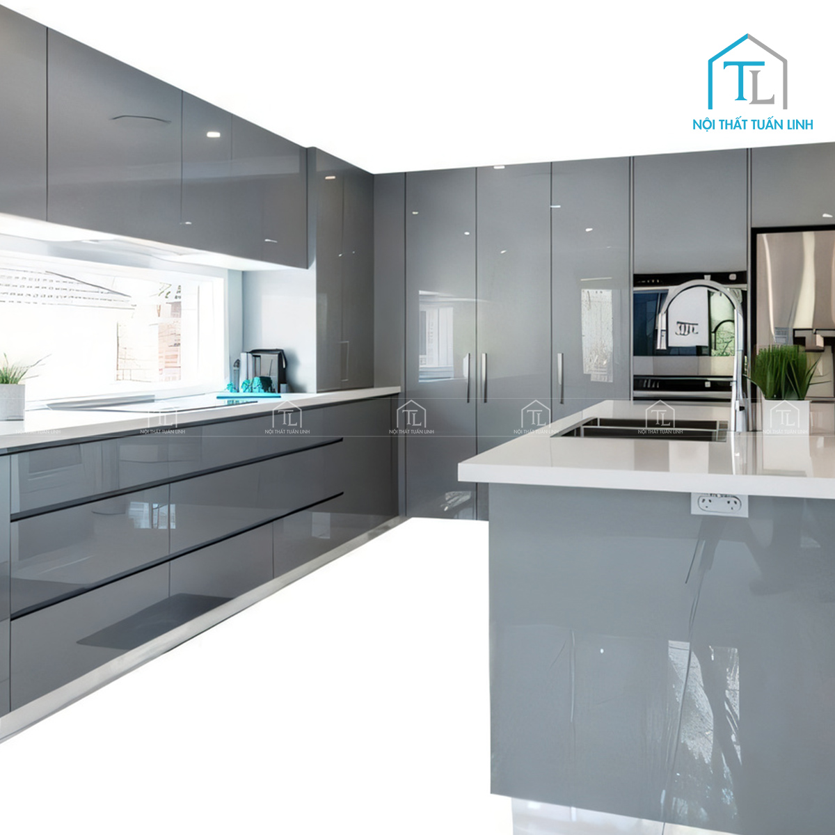 Không gian bếp sáng và thoáng nhờ cửa sổ lớn