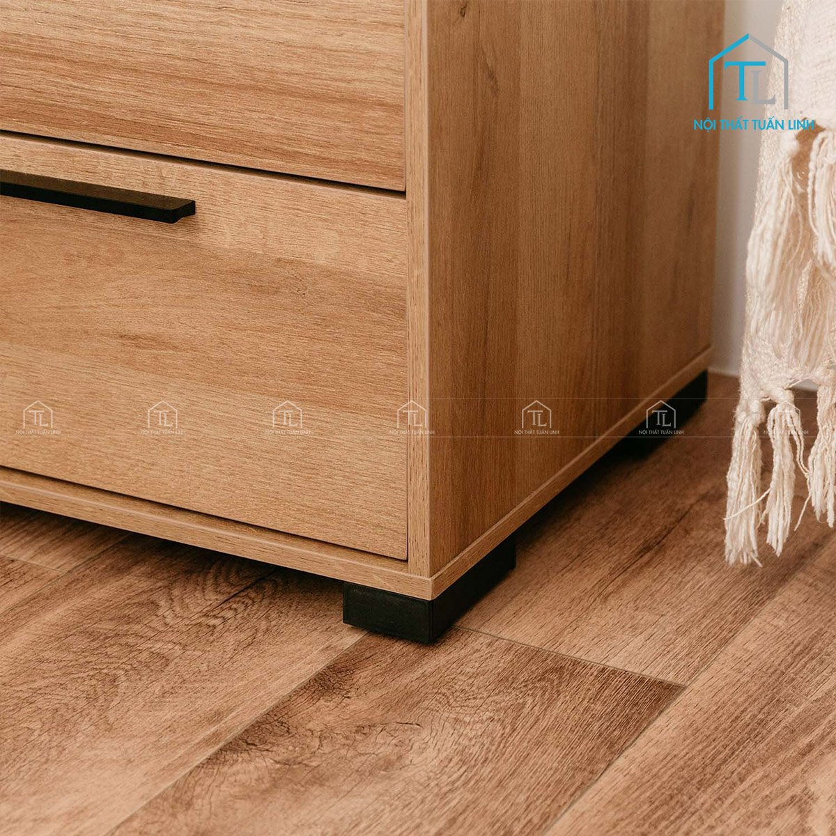 Tủ đầu giường gọn gàng và tinh tế