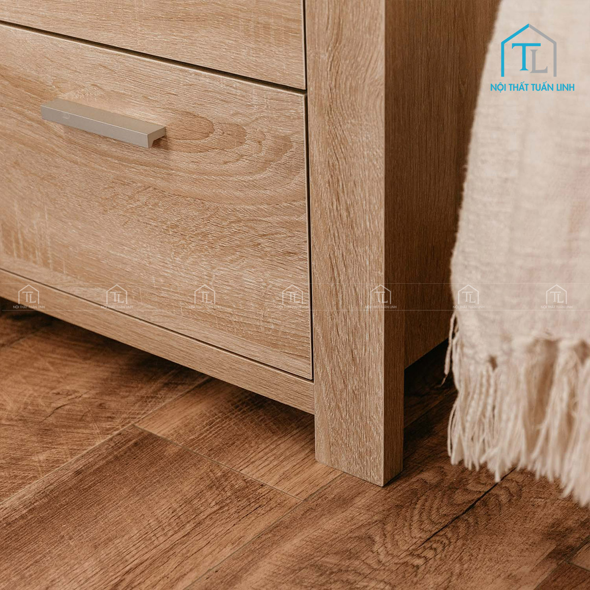 Chi tiết bề mặt vân gỗ tự nhiên tinh tế