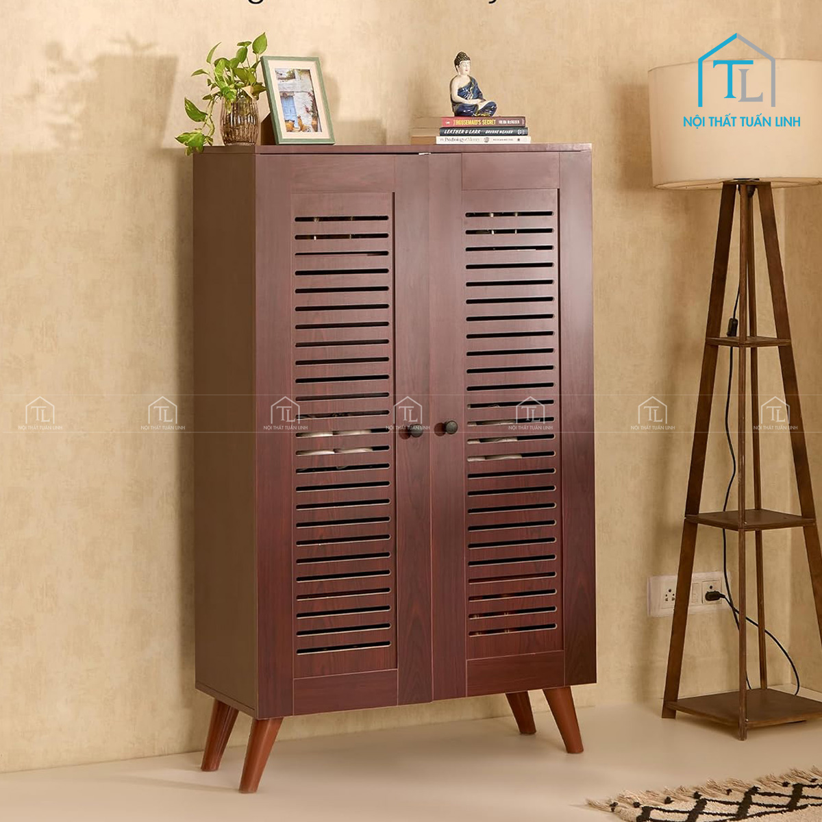 Tay nắm và bản lề chắc chắn, đóng mở êm
