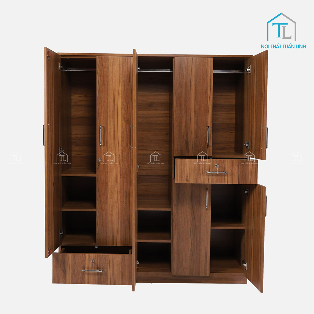 Không gian lưu trữ đa dạng với nhiều kệ và khoang treo
