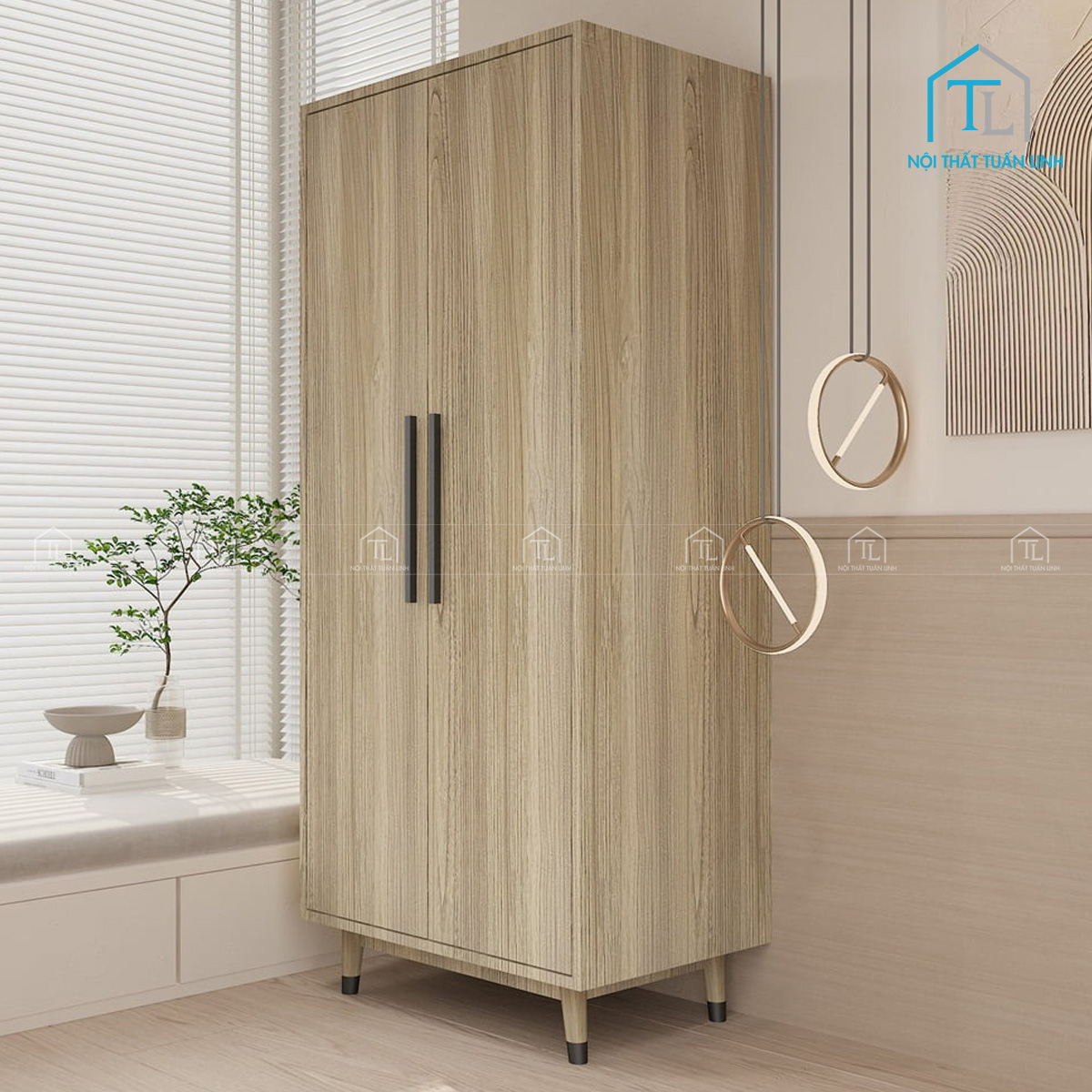 Không gian bên trong bố trí nhiều ngăn kệ tiện lợi